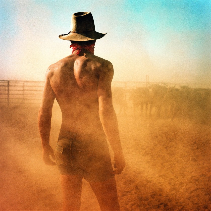Stationhand Stuart Brown from Christchurch, New Zealand, drafting. (Balls and Bulldust by Hakan Ludwigson, publishd by Steidl)