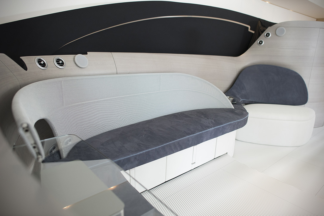(Mercedes-Benz Style)