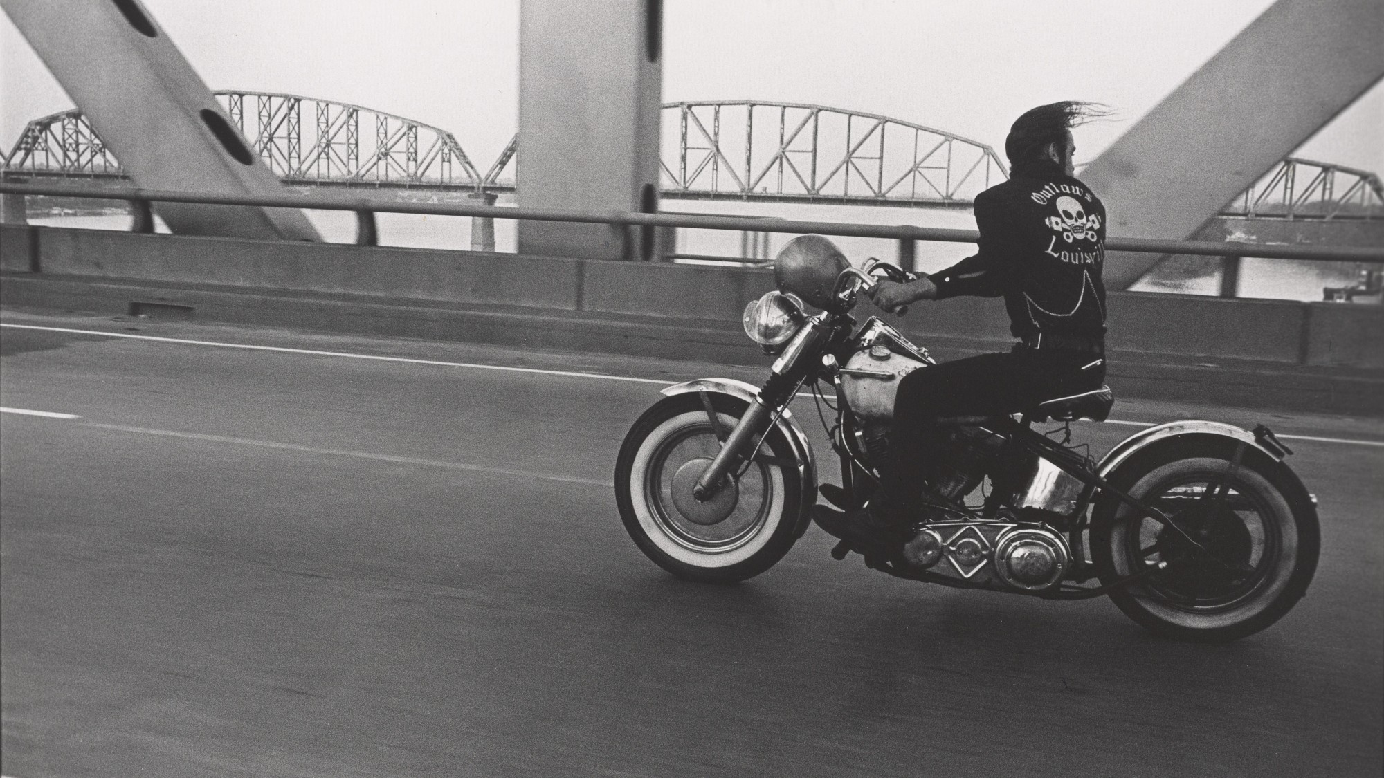 “Crossing the Ohio River, Louisville,” 1966. Vintage gelatin silver print. (Danny Lyon, courtesy Edwynn Houk Gallery, New York)
