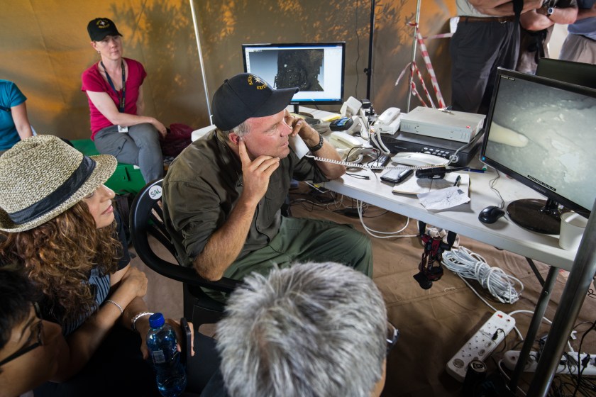 Professor Lee Berger directs excavations in the Rising Star cave in South Africa during excavations to recover bones of a new hominid species, Homo Naledi. (University Of The Witwatersrand/Barcroft Media/Getty Images)