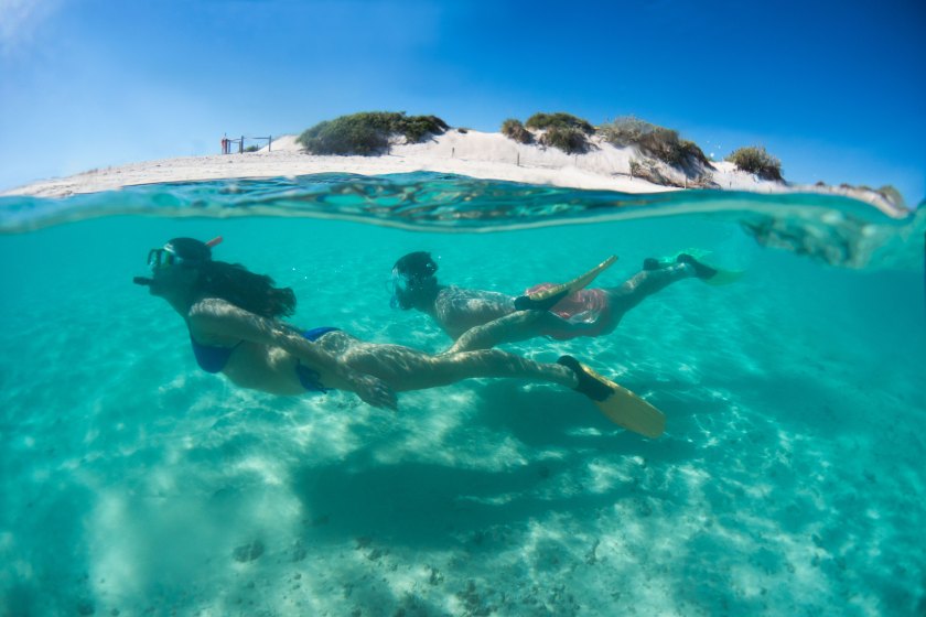 Couple snorkelling at Turquoise Bay (Courtesy Western Australia Tourism)