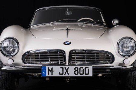 (BMW)