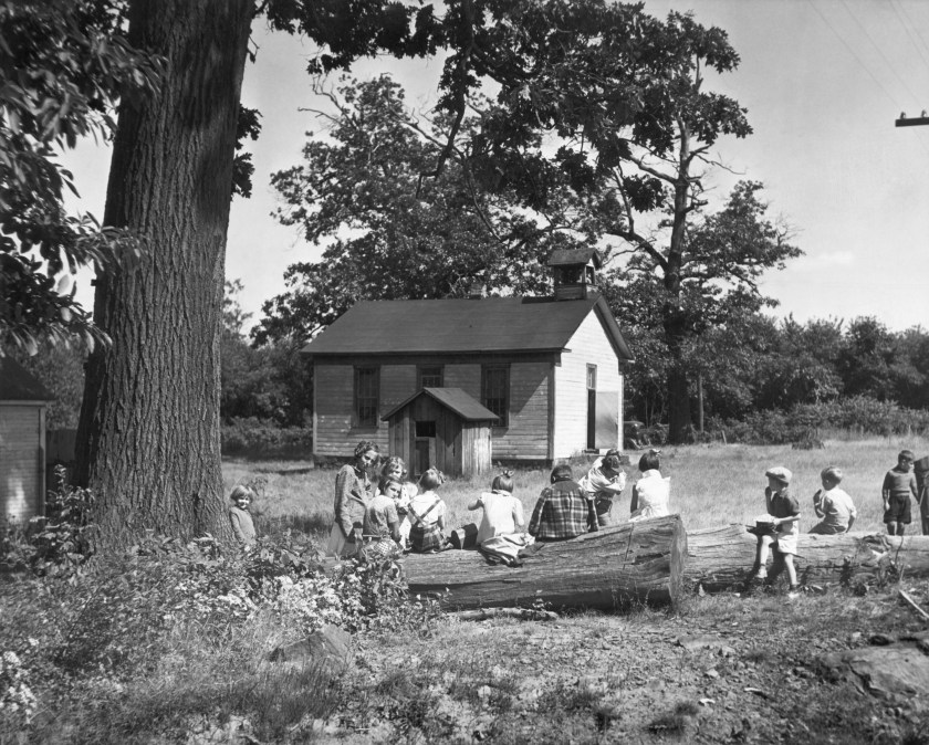  Children eating lunch outdoors at a school in Clyde, Pennsylvania during the 1920's. (Bettmann/Getty Images)