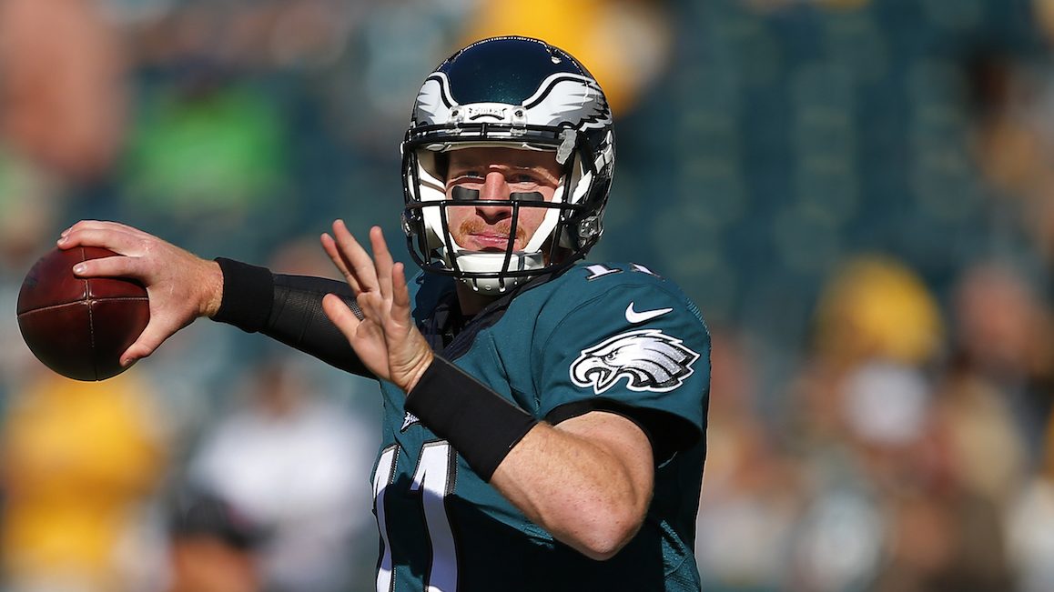 PHILADELPHIA, PA - SEPTEMBER 25: Carson Wentz #11 of the Philadelphia Eagles warms up before a game against the Pittsburgh Steelers at Lincoln Financial Field on September 25, 2016 in Philadelphia, Pennsylvania. (Photo by Rich Schultz/Getty Images)