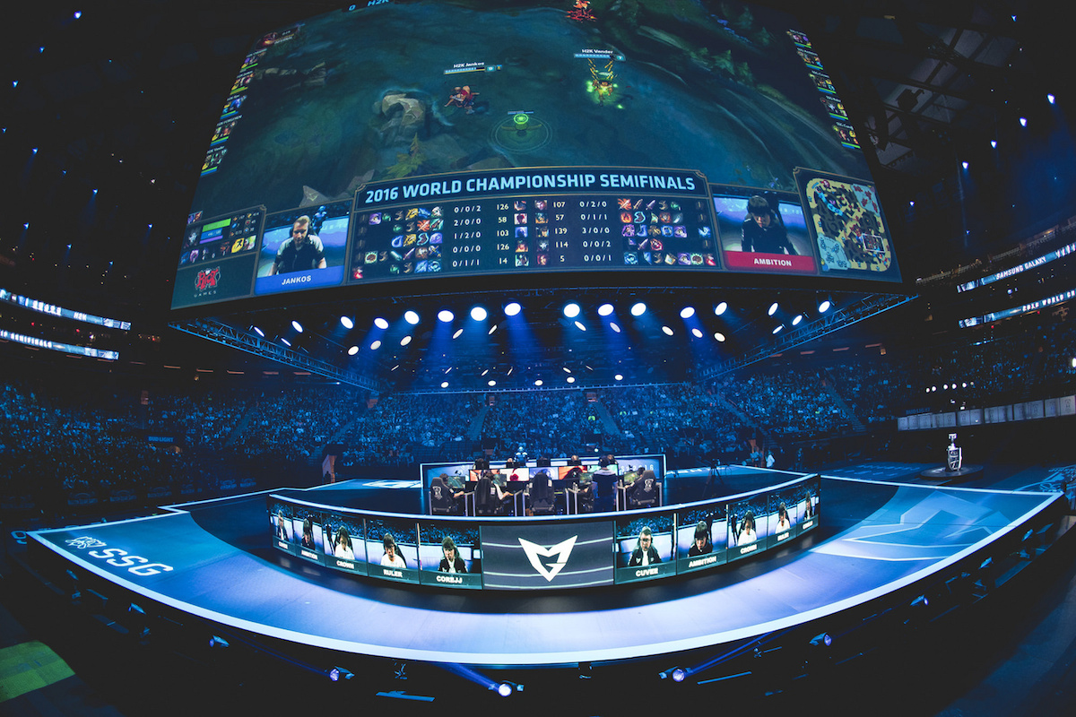 (Riot esports)