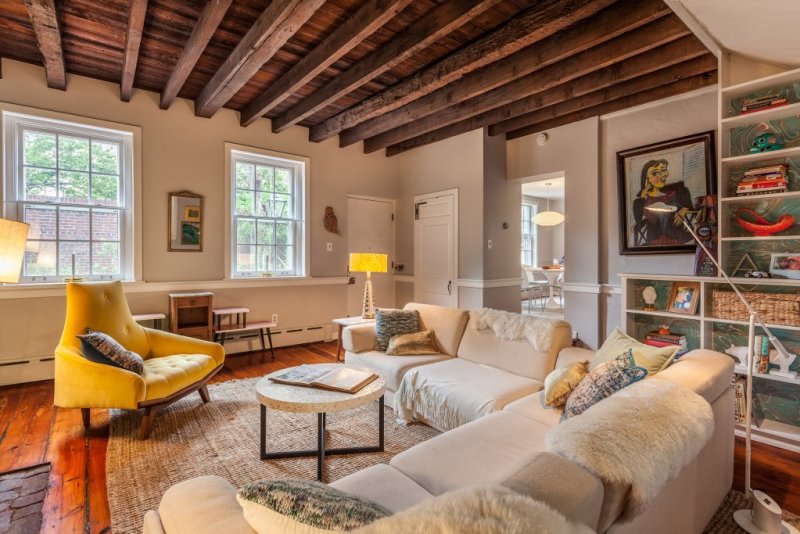 2 Loxley Court (Michael Hirsch)