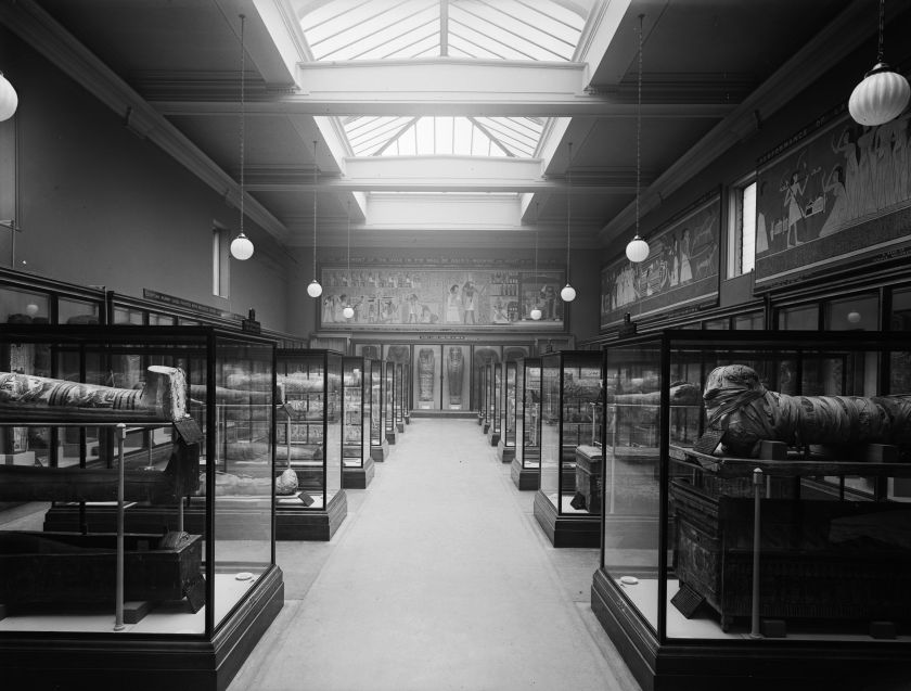 The mummy room at the British Museum, pictured in 1937. (Fox Photos/Getty Images)
