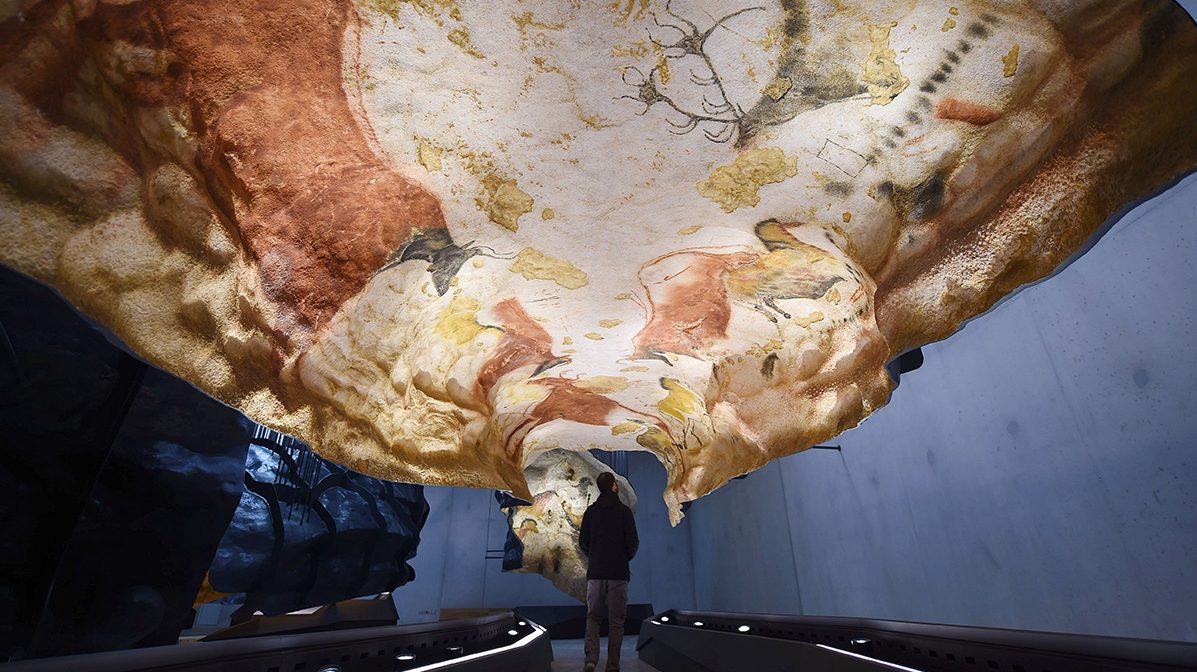 Lascaux Cave Paintings Replica