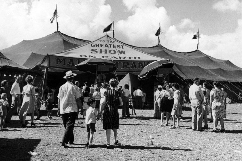 Visitors heading to the big top to see 'The Greatest Show On Earth' performance from the Ringling Bros, Barnum & Bailey circus in1950. (Keystone/FPG/Hulton Archive/Getty Images)