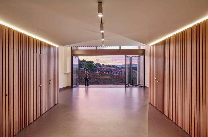(Agag+Paredes/Valdemonjas Winery)