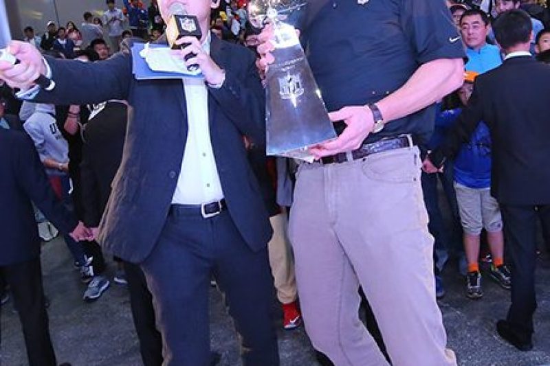 BEIJING, CHINA - SEPTEMBER 28: Former NFL player Peyton Manning takes a selfie with fans at Bird's Nest culture center on September 28, 2016 in Beijing, China. (Photo by VCG/VCG via Getty Images)