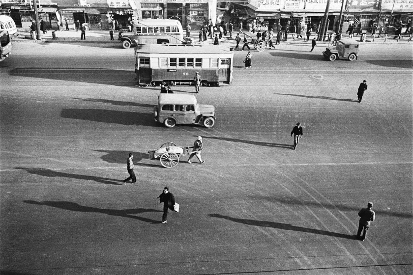 Daily life in Seoul, Korea during 1956-63. (Han Youngsoo Foundation)