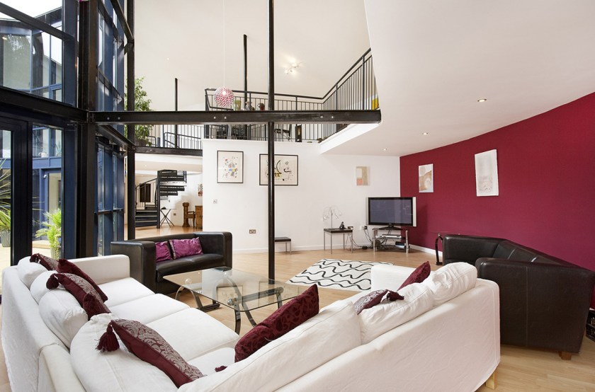 Former Reservoir Converted Into Luxury Mansion
