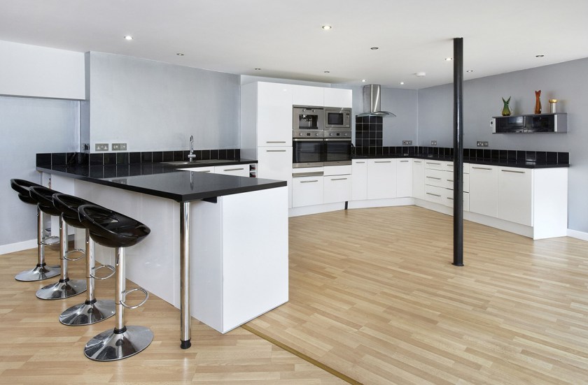 Former Reservoir Converted Into Luxury Mansion