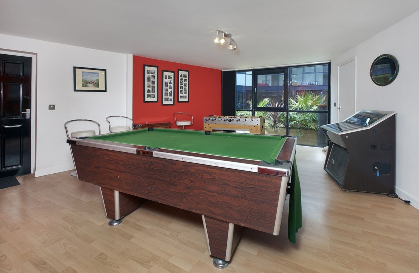 Former Reservoir Converted Into Luxury Mansion