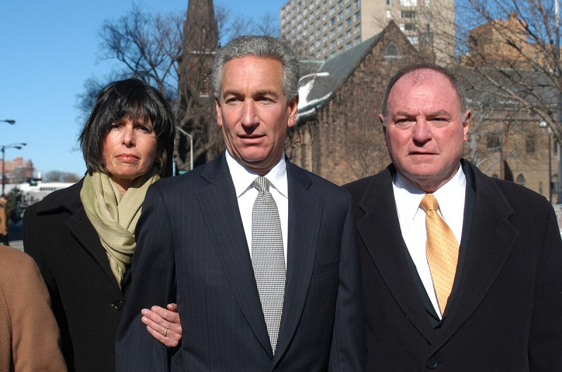 Charles B. Kushner is flanked by his wife, Seryl Beth, left, and his attorney Alfred DeCotiis as he arrives at the Newark Federal Court for sentencing. March 4, 2005. (Marko Georgiev/AP Photo)