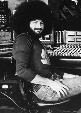 CIRCA 1977:  (Back row, L-R) Barry Goudreau, Fran Sheehan, Brad Delp, (front row, L-R) Sib Hashian and Tom Scholz of the rock group 'Boston' pose for a portrait in the studio in circa 1977. (Photo by Ron Pownall/Michael Ochs Archives/Getty Images)
