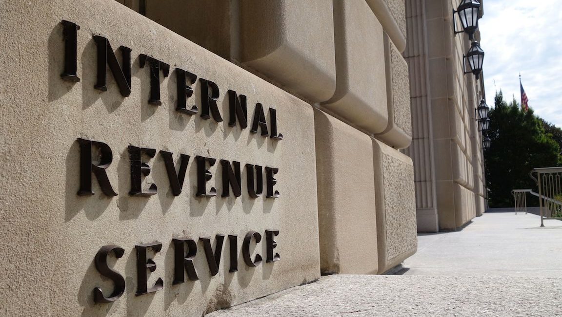 A sign outside the Internal Revenue Service is seen August 8, 2015 in Washington, DC. AFP PHOTO / KAREN BLEIER        (Photo credit should read KAREN BLEIER/AFP/Getty Images)