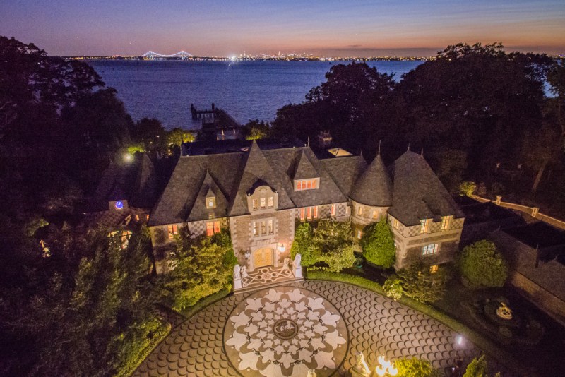 (Laffey Fine Homes Int'l Realty)