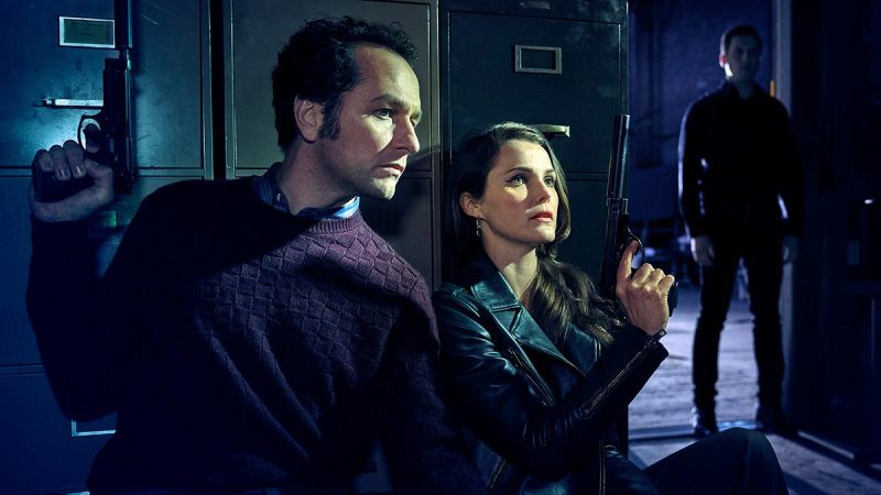 THE AMERICANS -- Pictured: (l-r) Matthew Rhys as Philip Jennings, Keri Russell as Elizabeth Jennings. CR: Matthias Clamer/FX