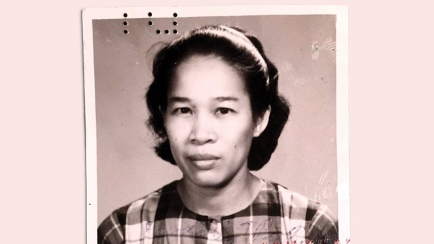 A photograph of Lola.