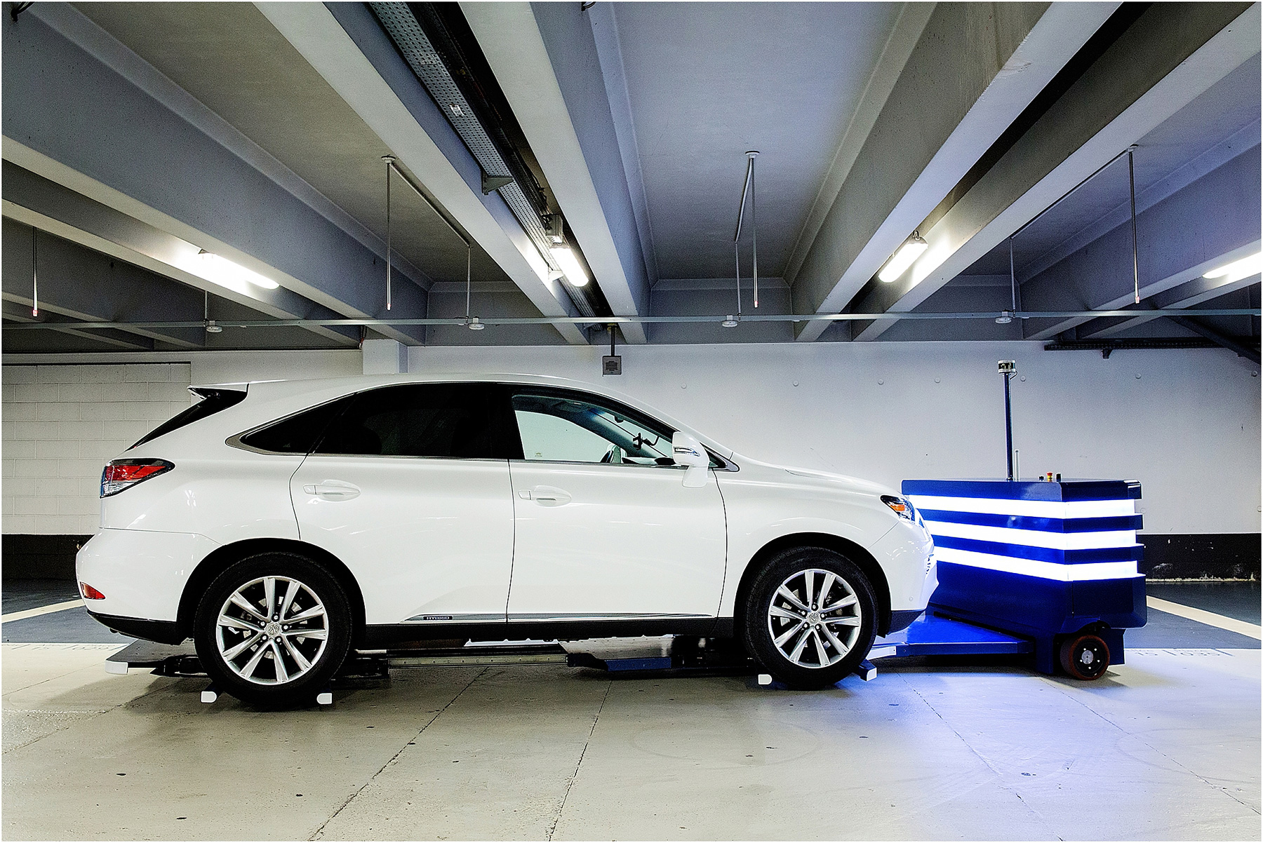 Meet Stan, the Robot Valet Who Parks Your Car for You at Paris' Charles de Gaulle Airport