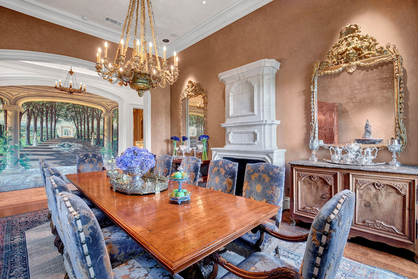 10777 Strait, Dallas, TX