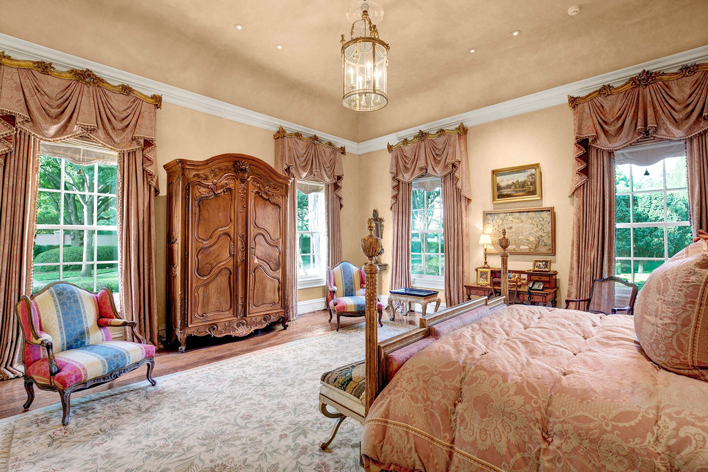 10777 Strait, Dallas, TX