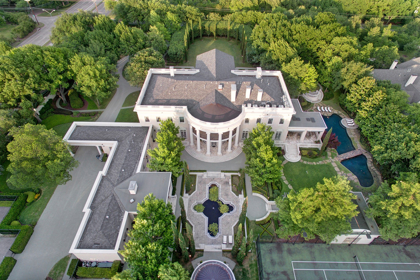 10777 Strait, Dallas, TX