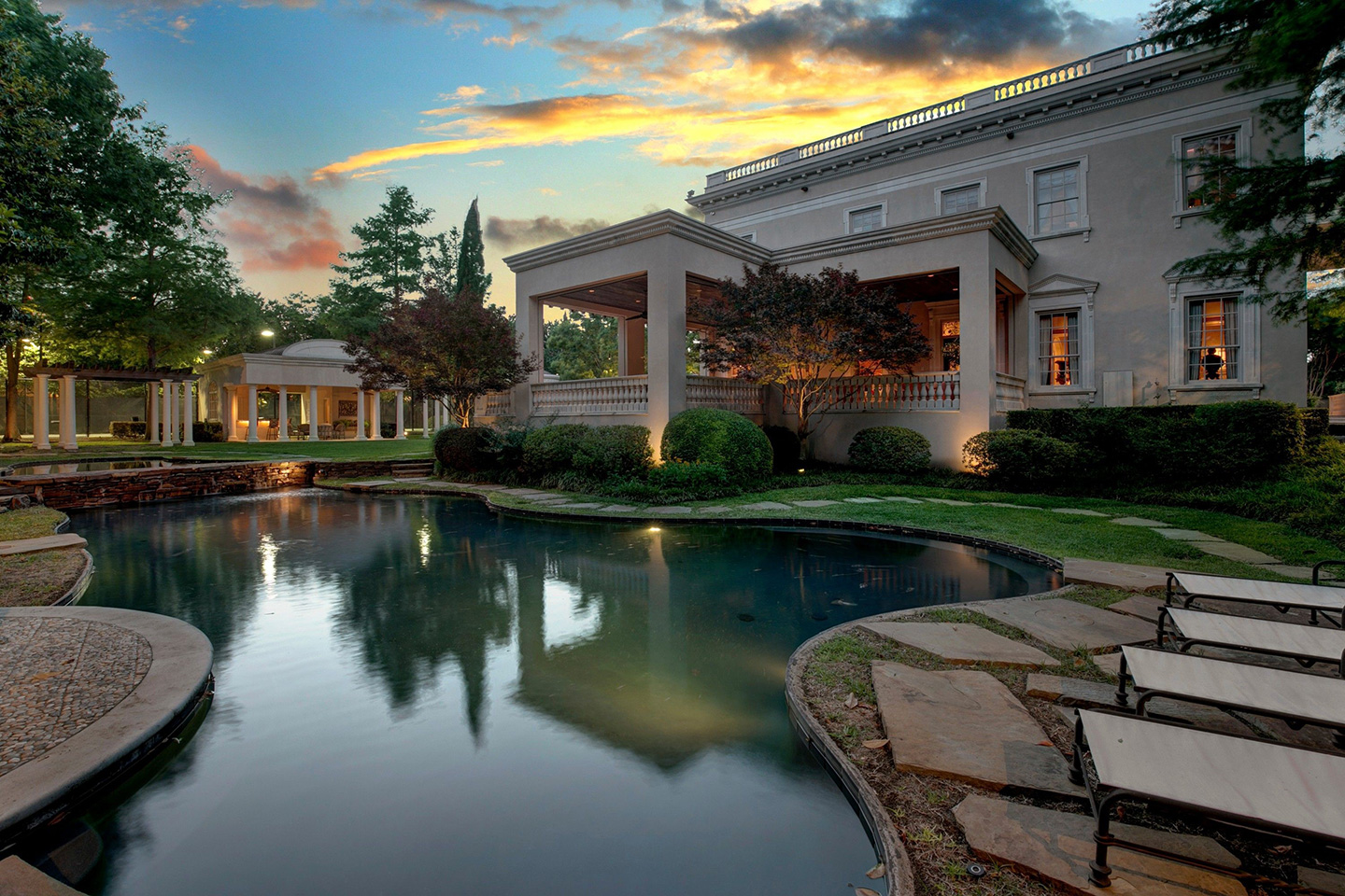 10777 Strait, Dallas, TX