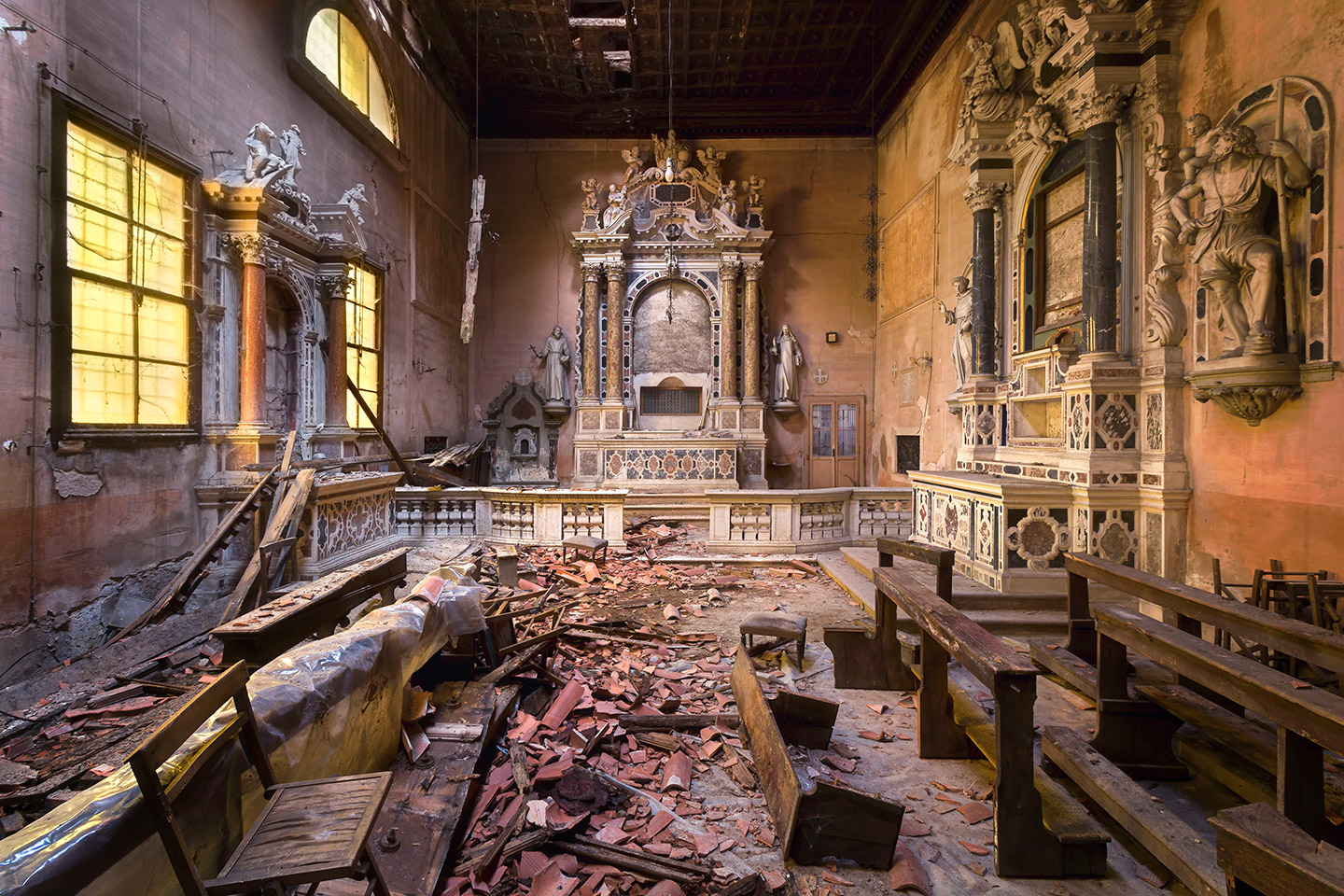 Abandoned Building Photos in Italy
