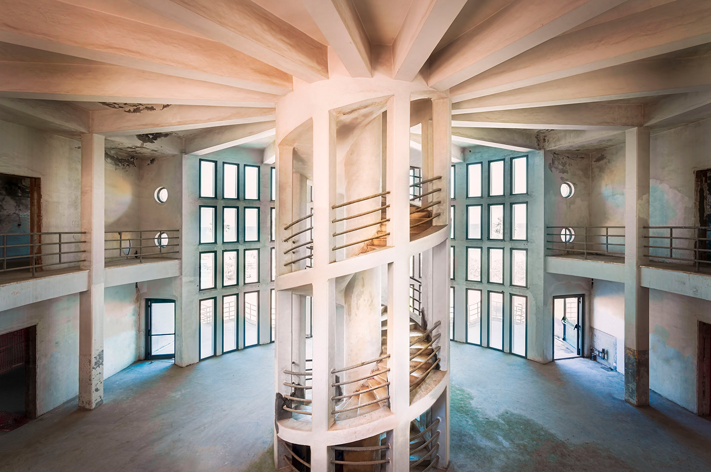 Abandoned Building Photos in Italy