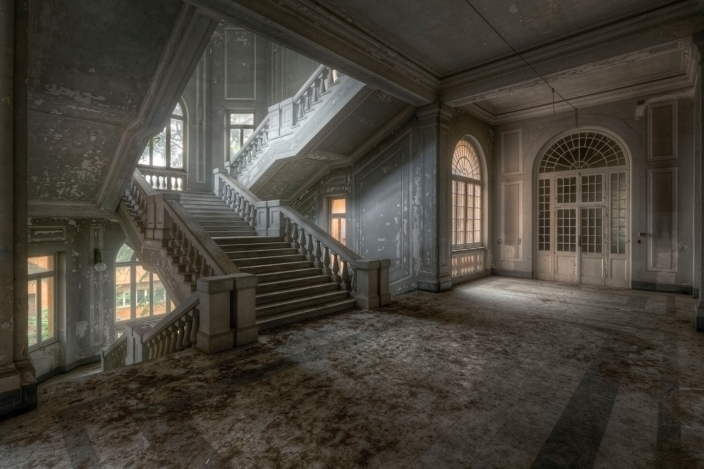 Abandoned Building Photos in Italy