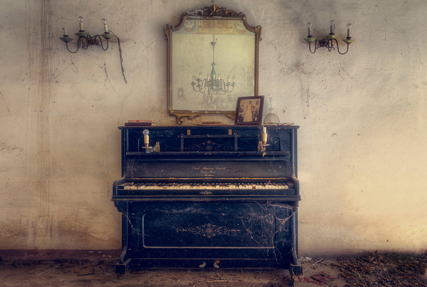 Abandoned Building Photos in Italy