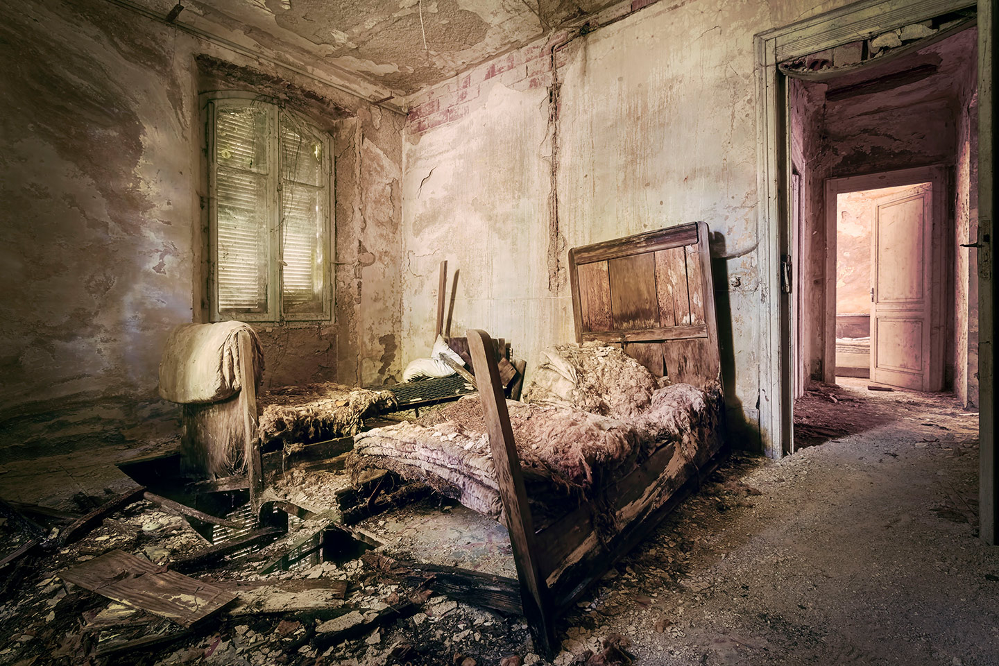 Abandoned Building Photos in Italy