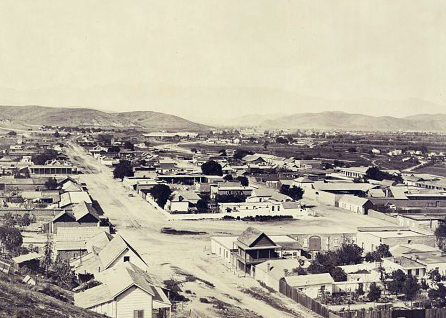 Oldest photos of cities around the world