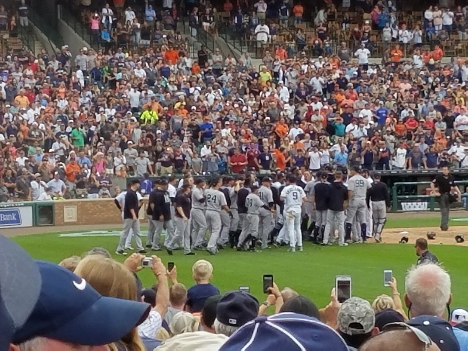 Yankees, Tigers Get Into Insane Brawl