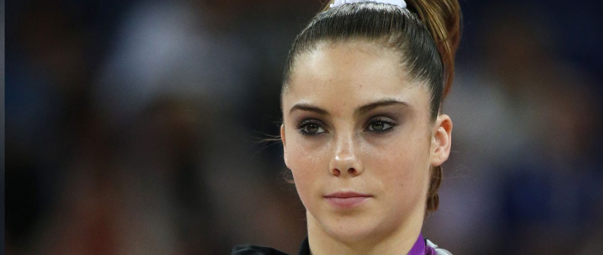 US Kayla Mc Maroney poses with her silver medal on the podium of the women's vault final of the artistic gymnastics event of the London Olympic Games on August 5, 2012 at the 02 North Greenwich Arena in London. (AFP PHOTO/THOMAS COEX/Getty)