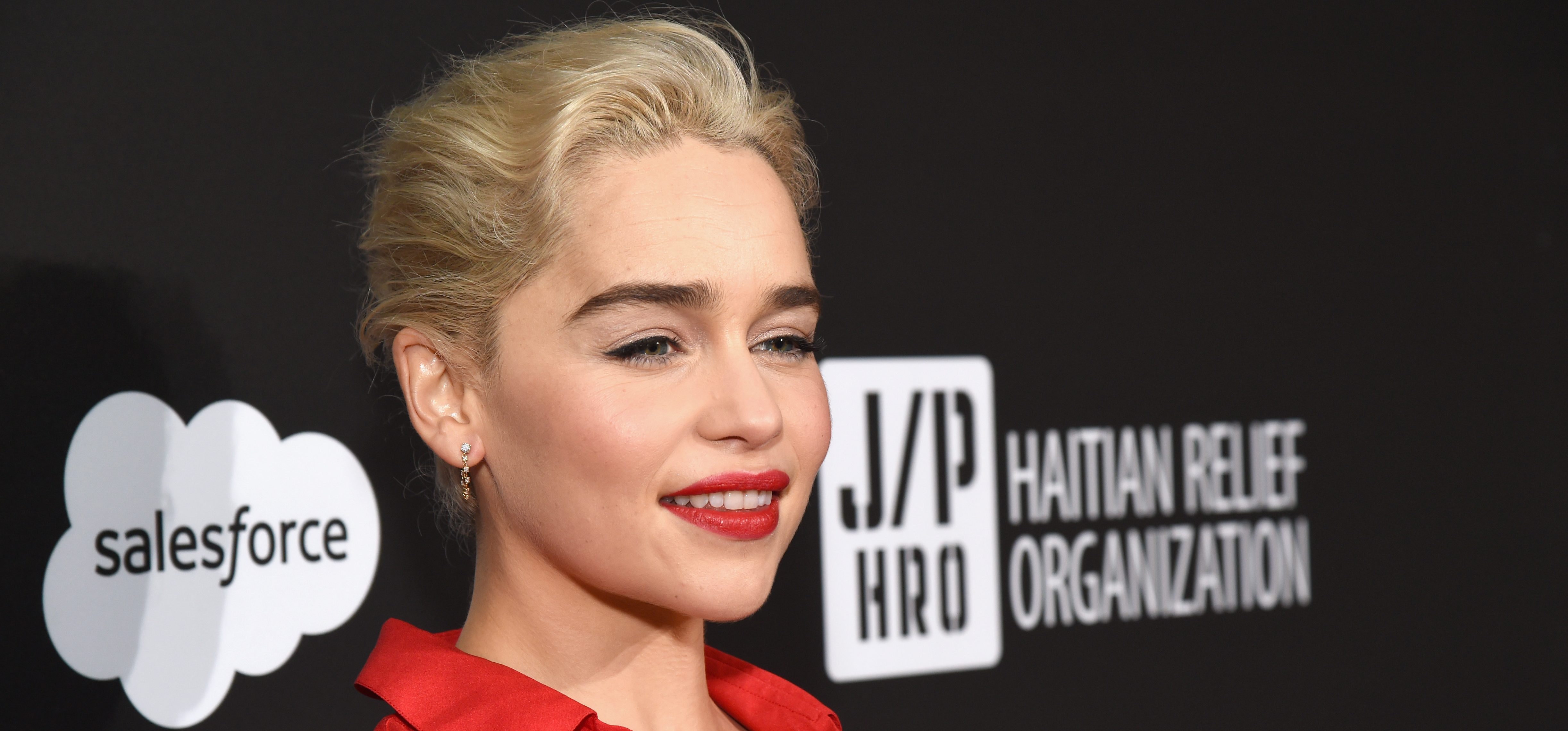 Emilia Clarke attends the 7th Annual Sean Penn & Friends HAITI RISING Gala benefiting J/P Haitian Relief Organization on January 6, 2018 in Hollywood, California.  (Photo by Michael Kovac/Getty Images for for J/P HRO Gala)