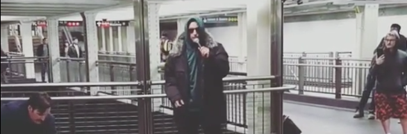 Adam Sandler in disguise, performing new songs in NYC (@thegreatkhanclan/Instagram)