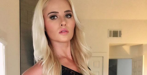 Tomi Lahren wears gun-friendly yoga pants on Instagram (@tomilahren) 