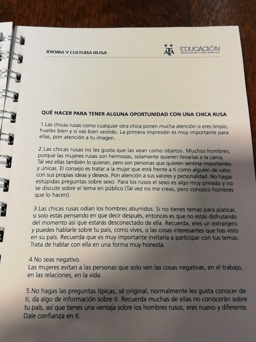 An image of the chapter on picking up women from the manual distributed by the AFA.
(via Nacho Catullo/ @nachocatullo on Twitter)
 