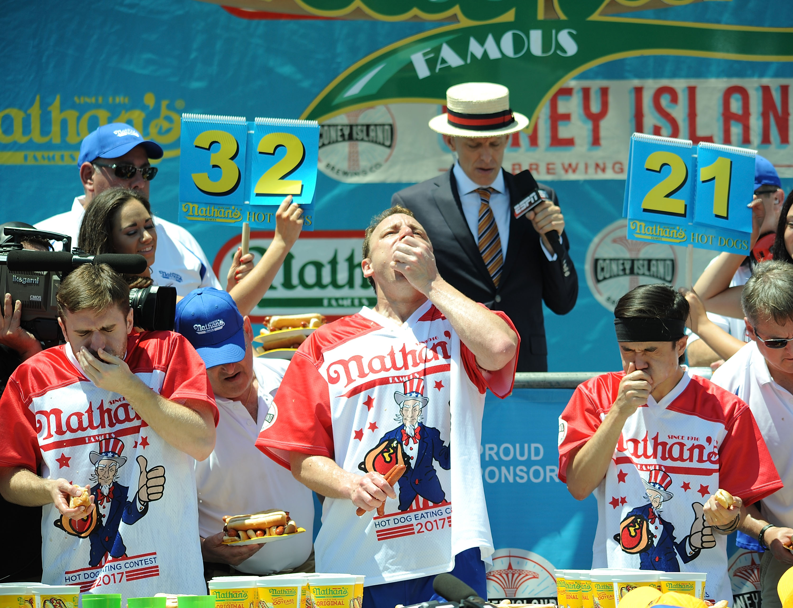 hot dog eating contest