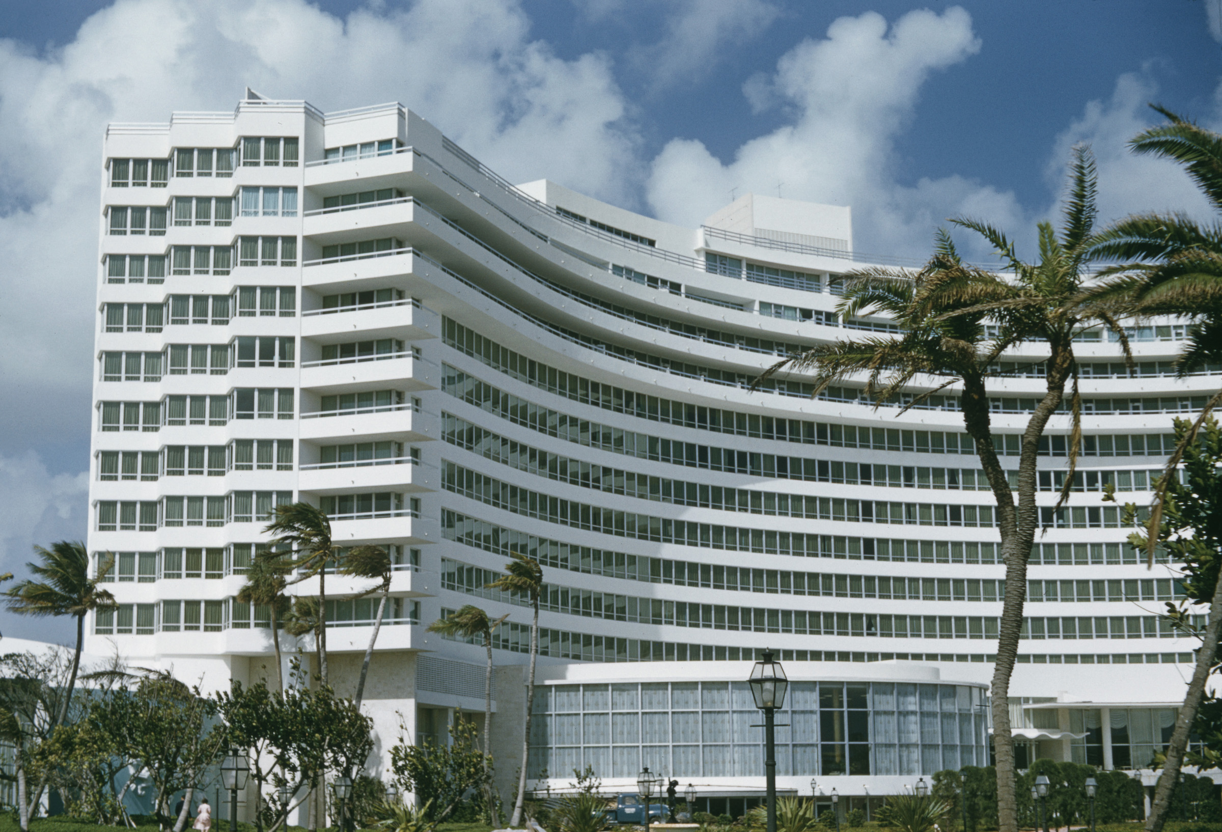 An exterior view of the Fontainebleau Miami Beach (aka Fontainebleau Hotel), Miami Beach, Florida, USA, circa 1960. The con man who impersonated Saudi Prince Khalid was working on a bid for a portion of the Fountainebleau before his arrest last year. (Photo by Archive Photos/Getty Images)