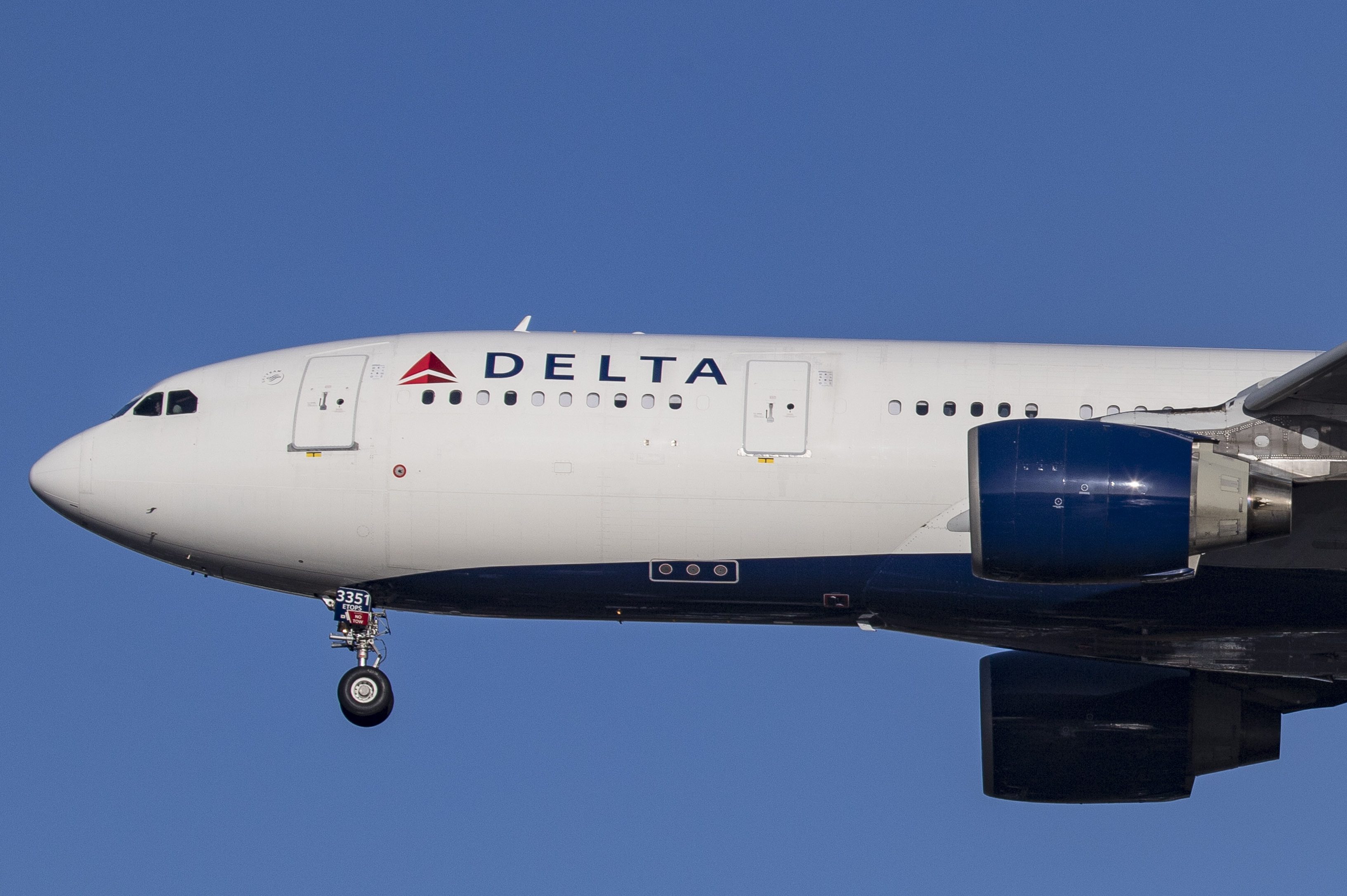 Airline seats