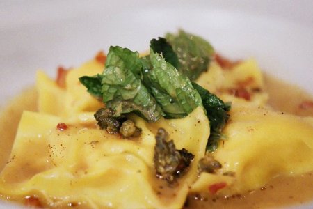 How to Throw the Perfect Cannabis Dinner Party