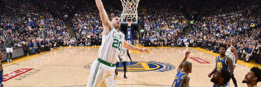 OAKLAND, CA - MARCH 5: Gordon Hayward #20 of the Boston Celtics shoots the ball against the Golden State Warriors on March 5, 2019 at ORACLE Arena in Oakland, California (Photo by Garrett Ellwood/NBAE via Getty Images)