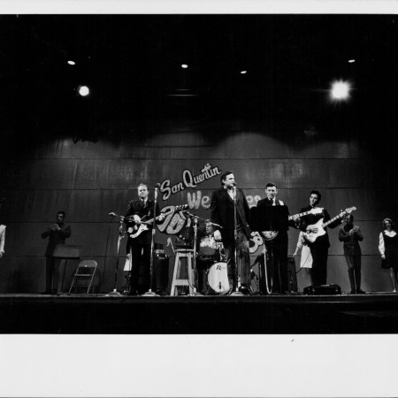 johnny cash concert prison