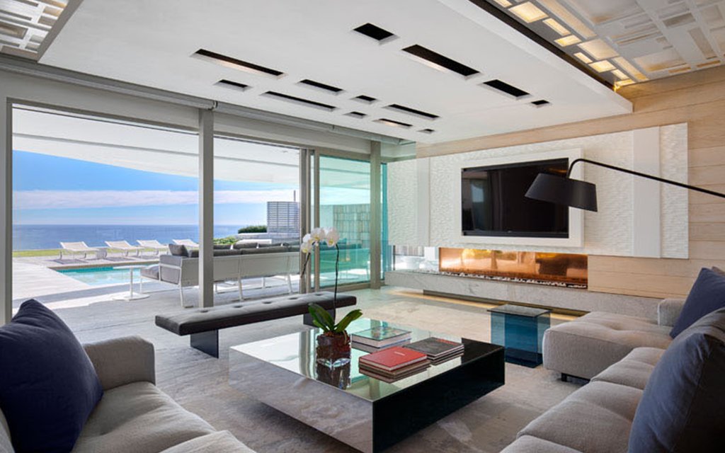 Today in House Porn: A Sprawling Seaside Cape Town Villa