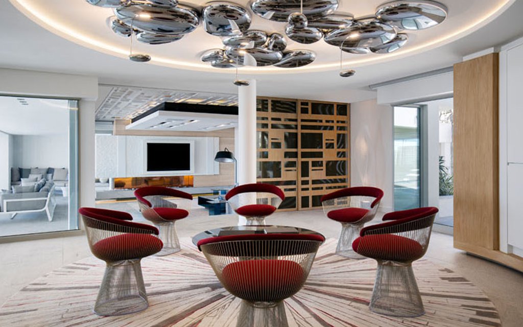 Today in House Porn: A Sprawling Seaside Cape Town Villa